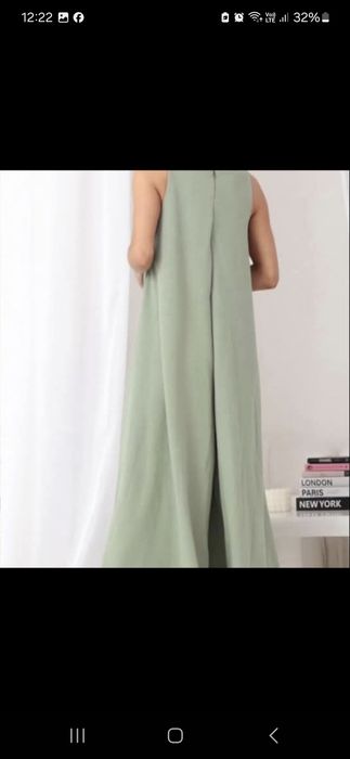 Luźny  Kombinezon sukienka z kieszeniami.