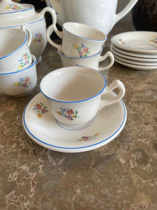 Flower-Decorated Tea Set430538234424217601