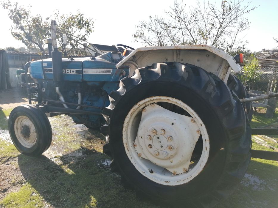 Trator Ford 2910