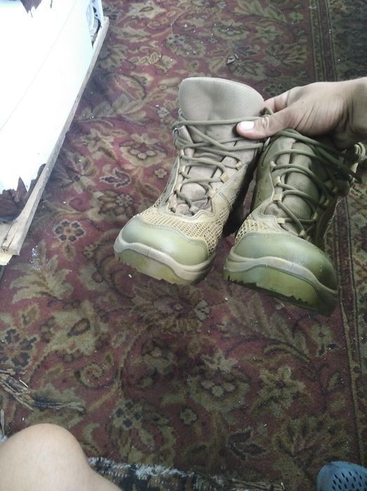 Продам взуття,літнє.