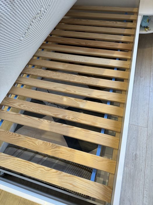 Односпальная кровать