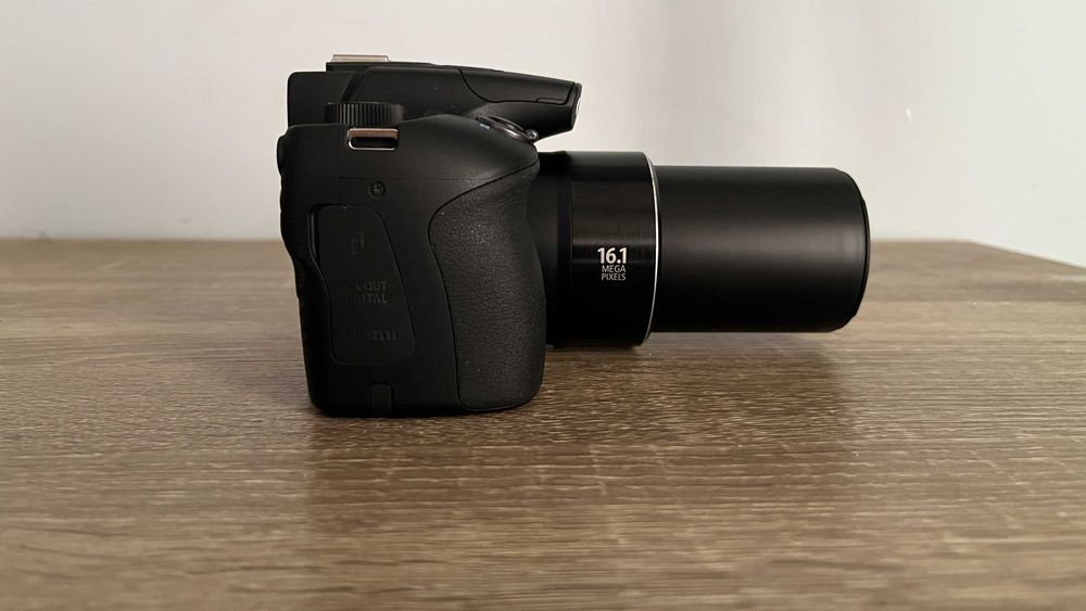 Canon PowerShot SX60 HS – Superzoom 65x | Excelente Estado | 2 Baterias + Carregador + Cartão 64GB