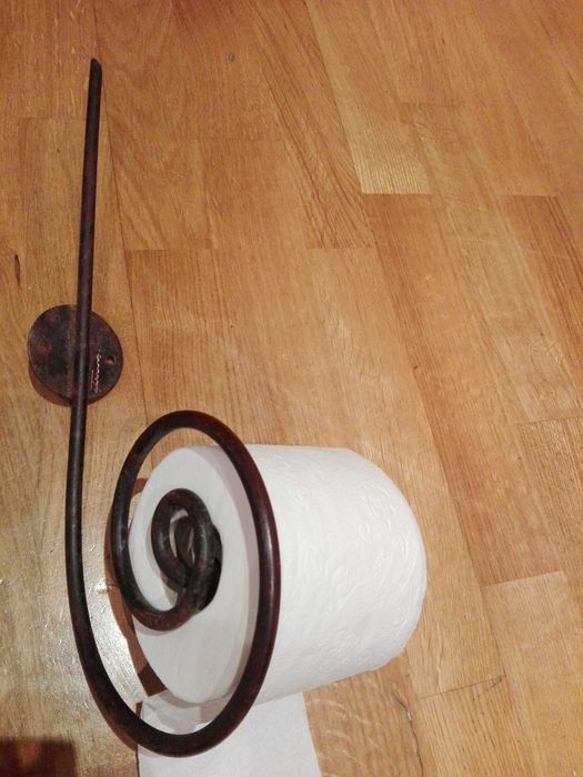 Toalheiros em ferro, peça Autor