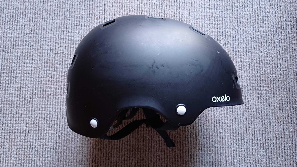 Conjunto de Protecção: Capacete e 3 Protecções Criança