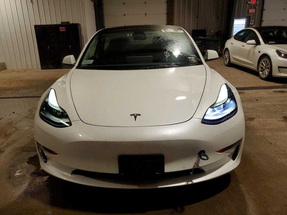 Бампер Tesla Model  M3 Розборка Тесла модель 3 Тесла 3