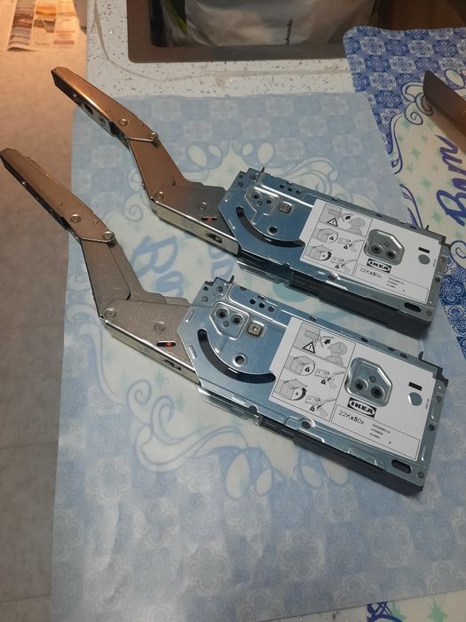 Dobradiças Mecanismo de elevação para moveis