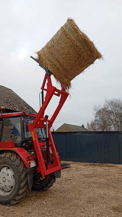 Na tuz podnośnik tur na tył ciągnika Zetor Ursus Dostawa