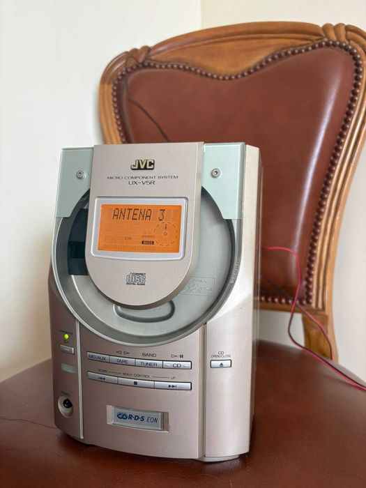 JVC UX‑V5R – Micro sistema som CD/Cassete + rádio + colunas + comando64309601297538121