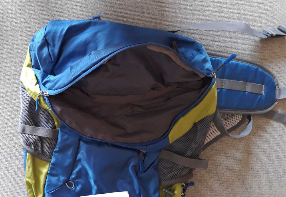 Mochila de trekking, caminhada, montanhismo - Artigo NOVO.