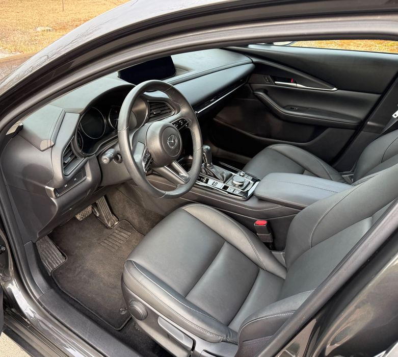 Продам Mazda CX-30 в гарному стані. 2.5 атмо, повний привід, комплектація select