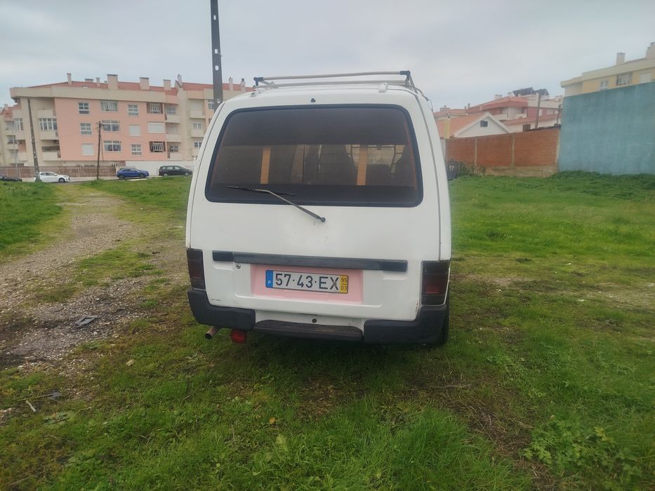 Isuzu midi a gasóleo