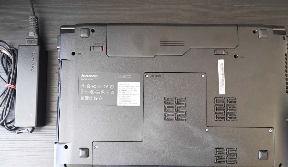 Ноутбук Lenovo B570 15.6"/Intel Core i5 /8 DDR3 /128 SSD+500HDD