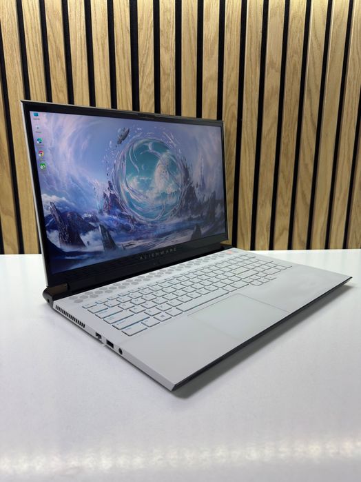 DELL Alienware M17 R4 17.3