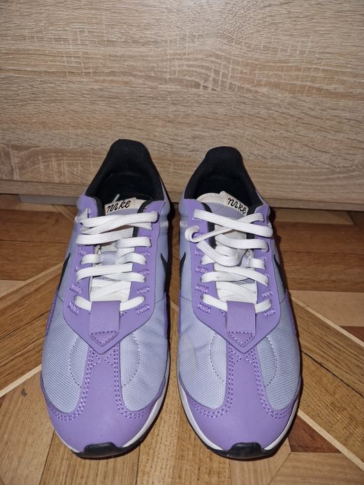 Продам женские оригинал кросовки nike
