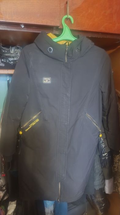 Дві весняні куртки та зимова