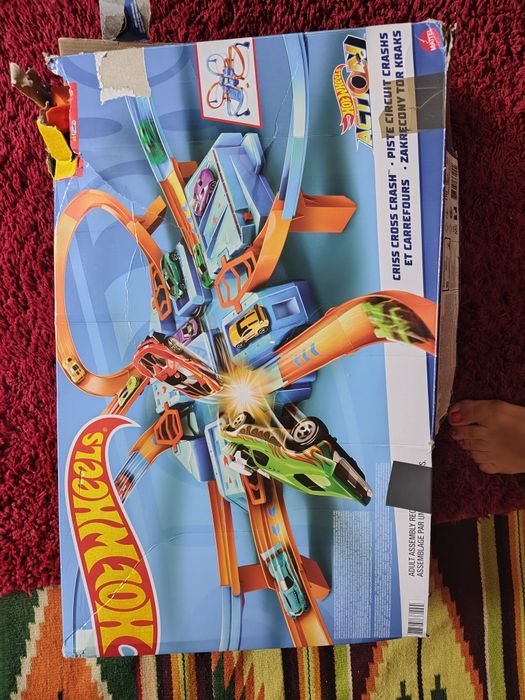 Іграшка для дитини hotwheels
