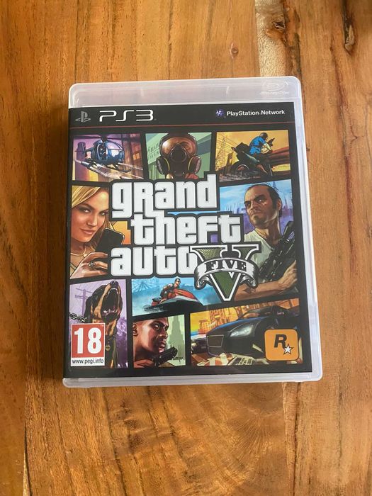 PS3, com lote de jogos