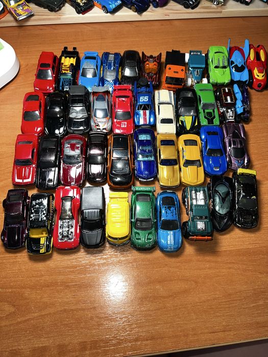 Машинки хот вілс