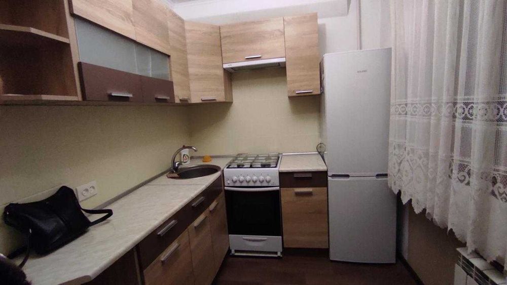 Піскі. 3-й південний! 1-кім. Квартира (кімната зараз без меблів)