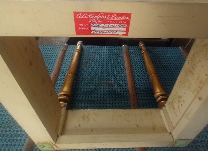 Mesa de centro  dourada para restauro