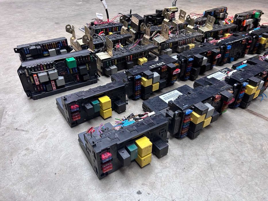 Блок предохранителів SAM Mercedes W204 203 202 208 210 211 реле сам