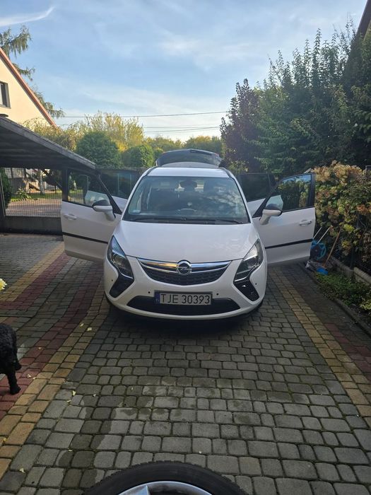 Opel Zafira Opel Zafira Tourer 1.4 benzyna.