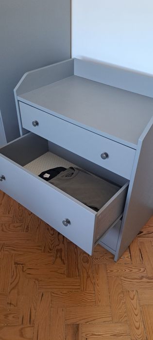 Cómoda com 3 gavetas