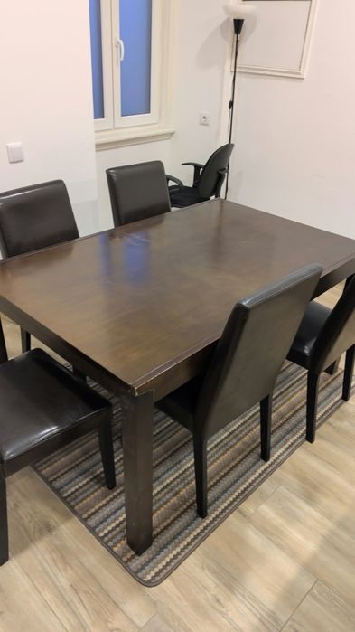 Mesa e 5 cadeiras