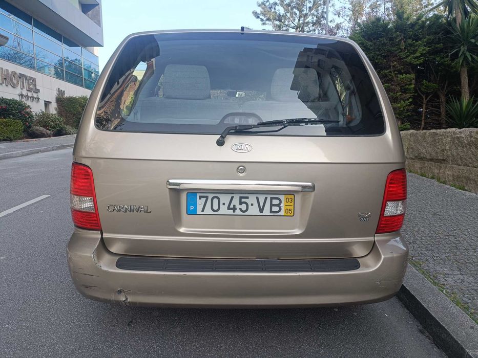 Kia Carnival 2.9TD