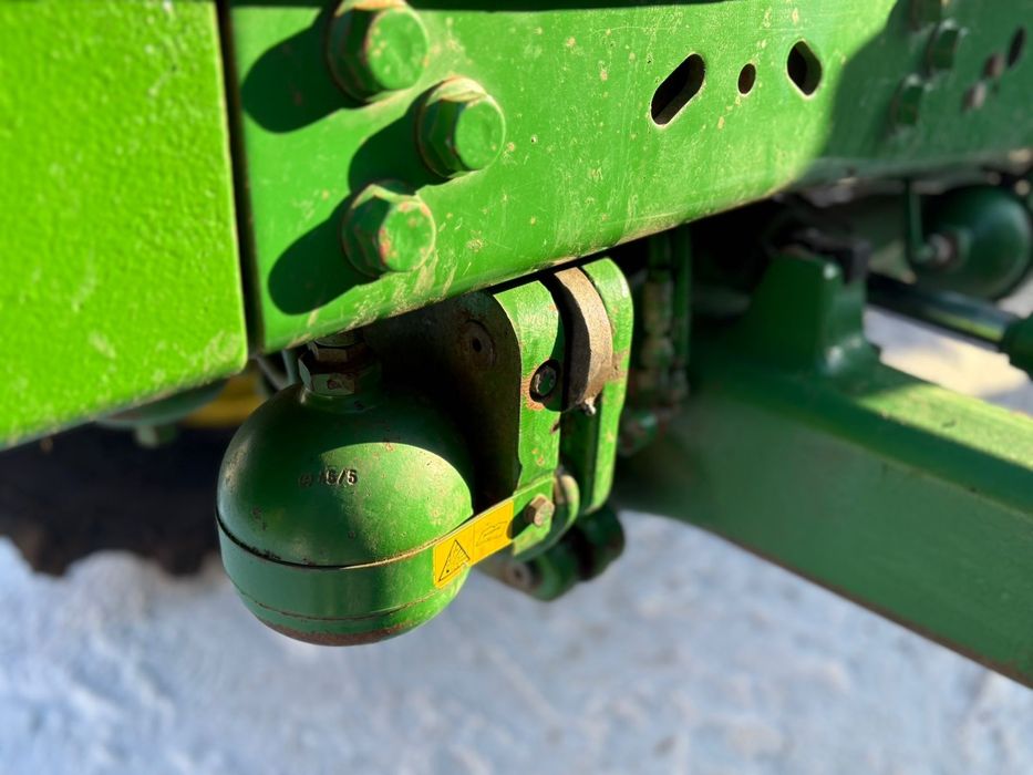 Трактор John Deere 6920