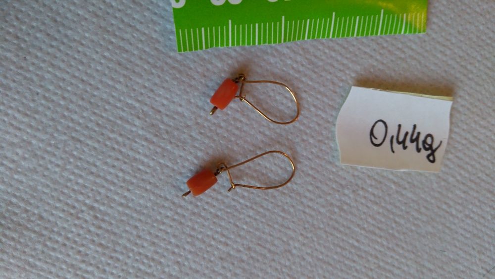 Kolczyki złote z koralami w cenie 550 zł.  zamienię na antyki