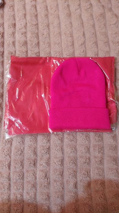 Продам набір малинового кольору