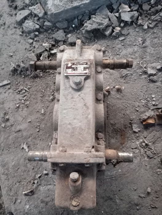 Продам редуктор цилиндрический