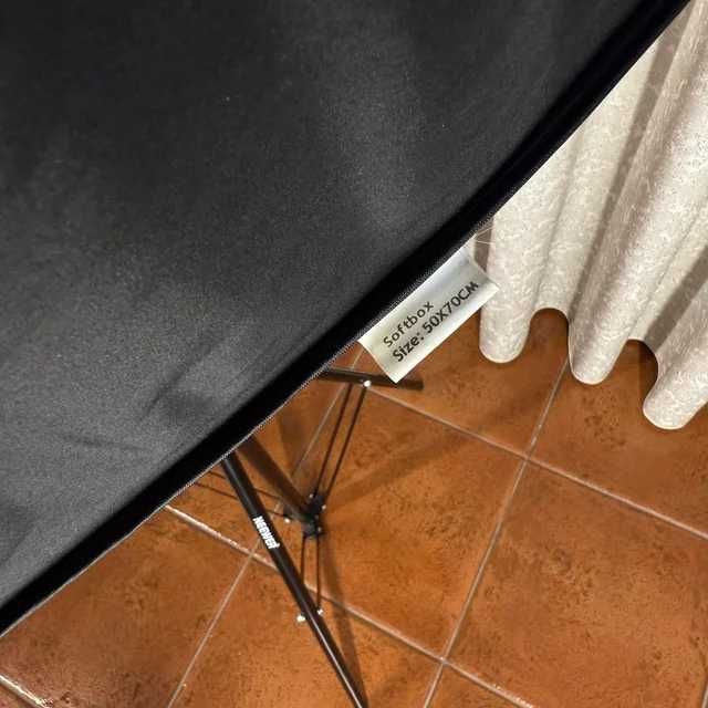 Softbox Godox com Tripé Neewer