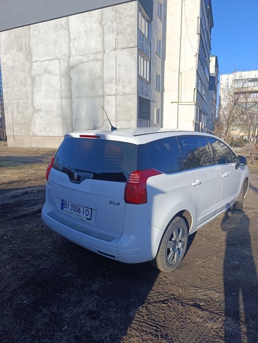 Продам peugeot 5008  2015 року