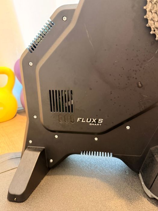 Tacx Flux S Smart + Cassete + Apoio de Roda
