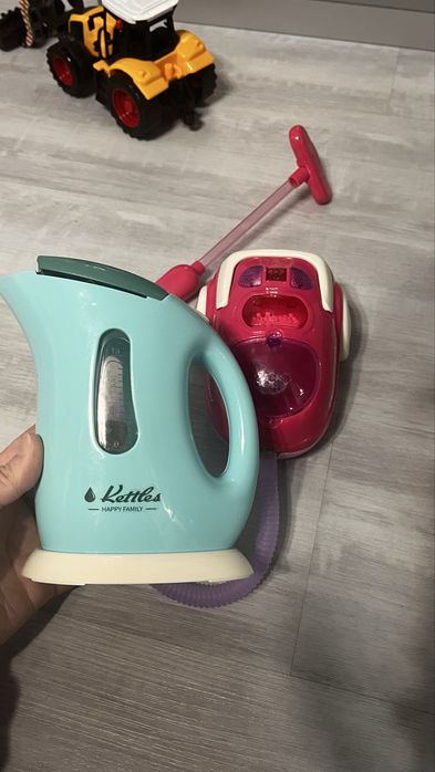 Дитячий пилосос і чайник