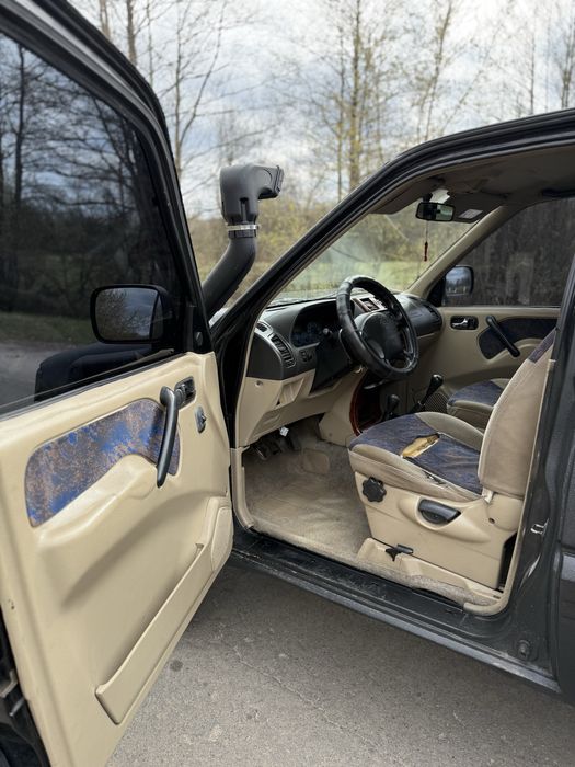 Nissan Terrano II