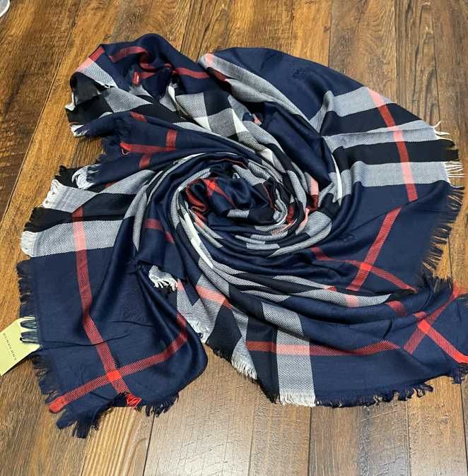 Платок Burberry синій
