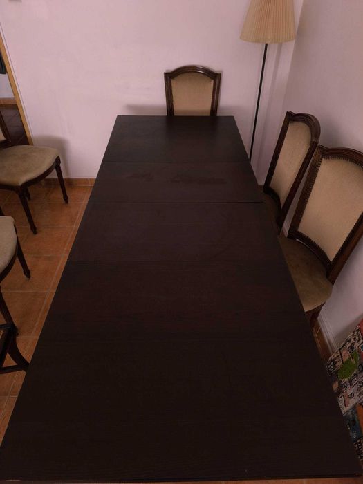 Mesa Ikea Bjursta com 6 cadeiras