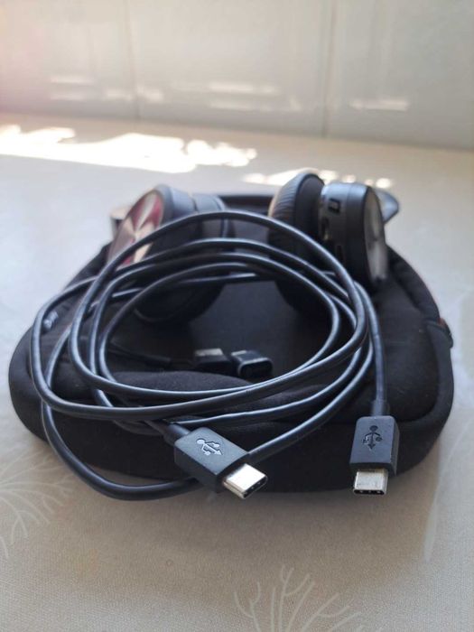 Poly Voyager Focus 2 + Bolsa - Como Novos
