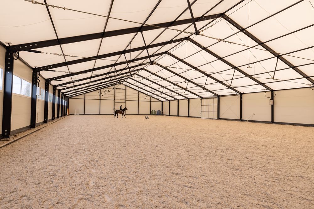 Sportowy ośrodek jeździecki w prestiżowej okolicy
