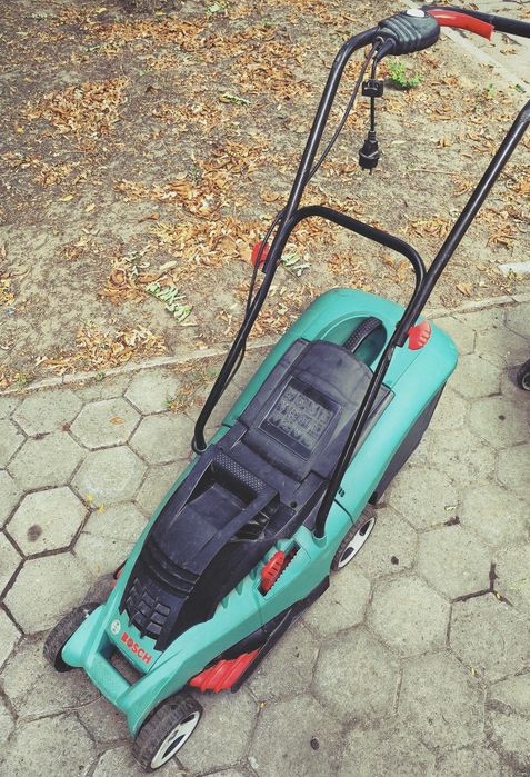 Газонокосарка BOSCH