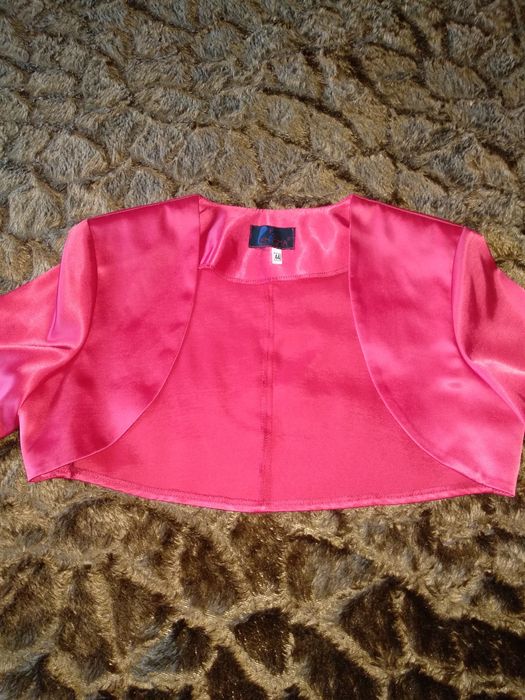 Болеро атласное красного цвета, длинный рукав