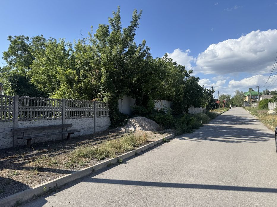 Продам участок  16 соток у воды с. Любимовка