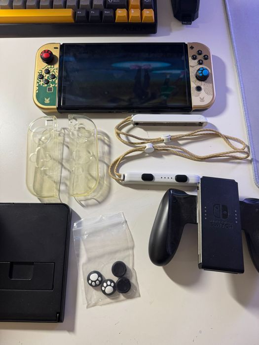 Nintendo Switch OLED Edição Zelda Tears of the Kingdom + Jogo