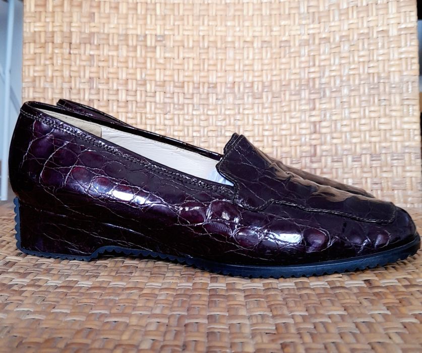 Sapatos Ferdy Style, em pele genuína. Como novos. Tamanho 39,5