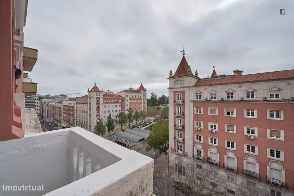 Quarto - localizado em Marquês de Pombal Lisbon