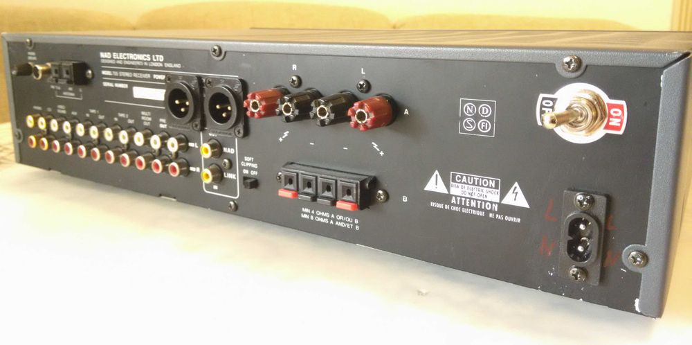 Стереоресивер NAD 705