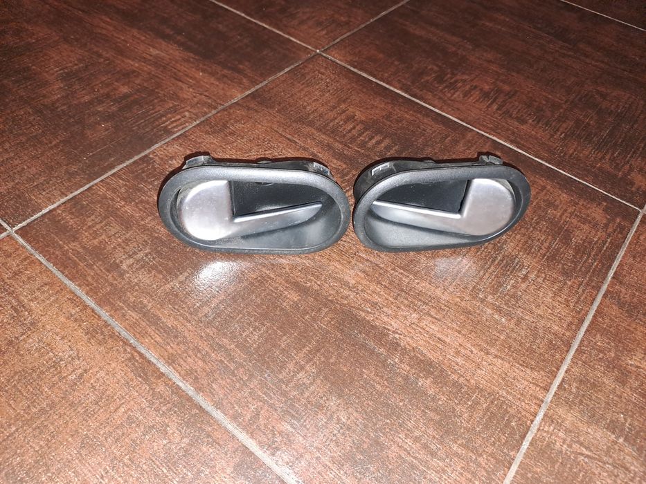 Klamki wewnętrzne przód ford Fiesta mk6